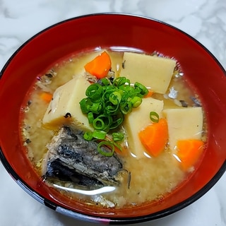 鯖缶と高野豆腐の味噌汁